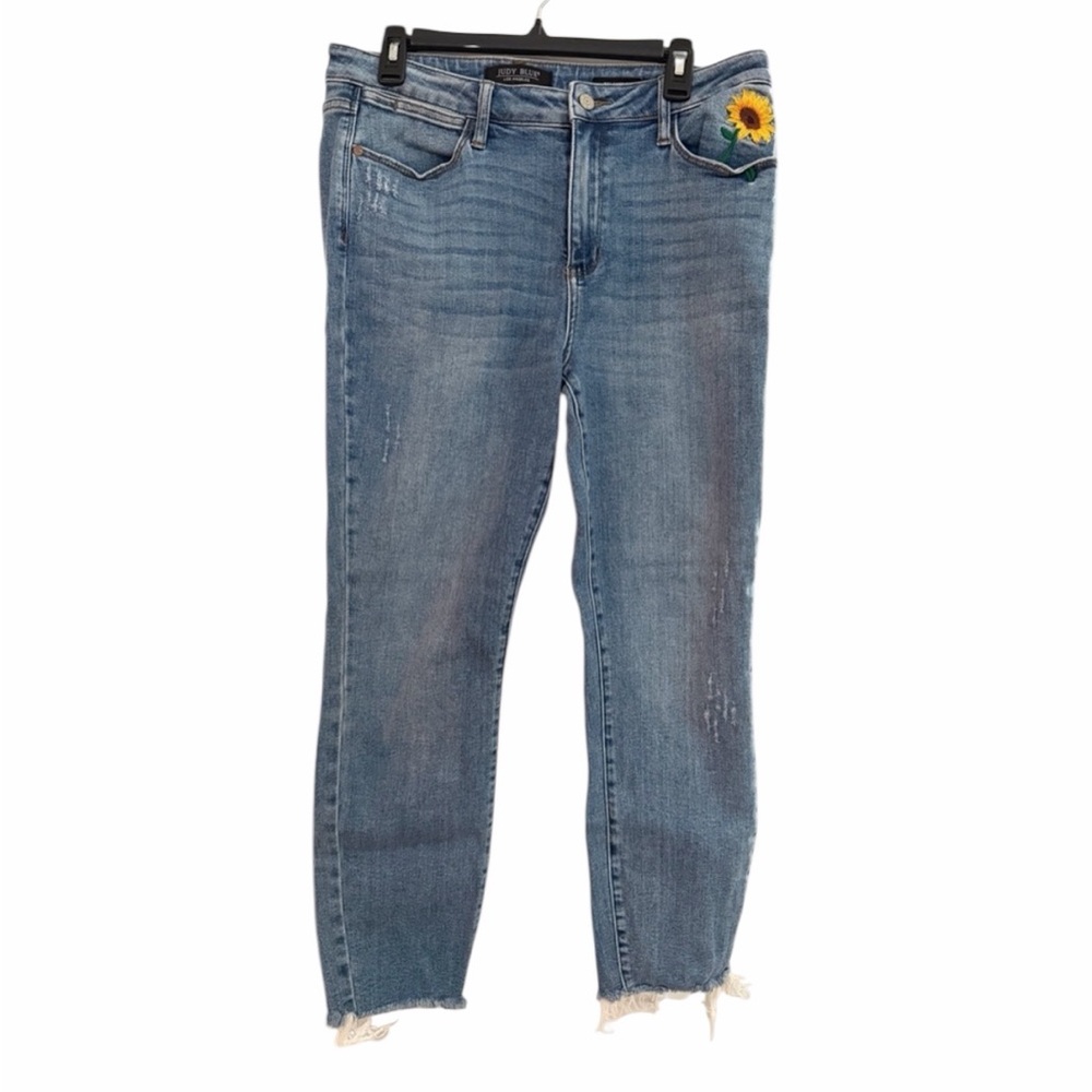 Judy Blue Sunflower Embroidered Relaxed Fit Jeans 88257 Size 13/31 Raw Hem